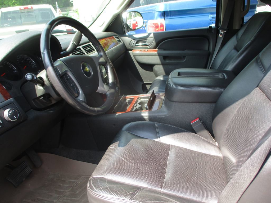 Used 2011 Chevrolet Tahoe LTZ image 12