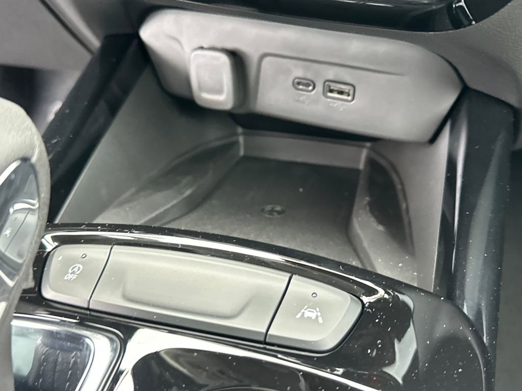 New 2026 Chevrolet Trax ACTIV w/ Sunroof Package FWD image 23