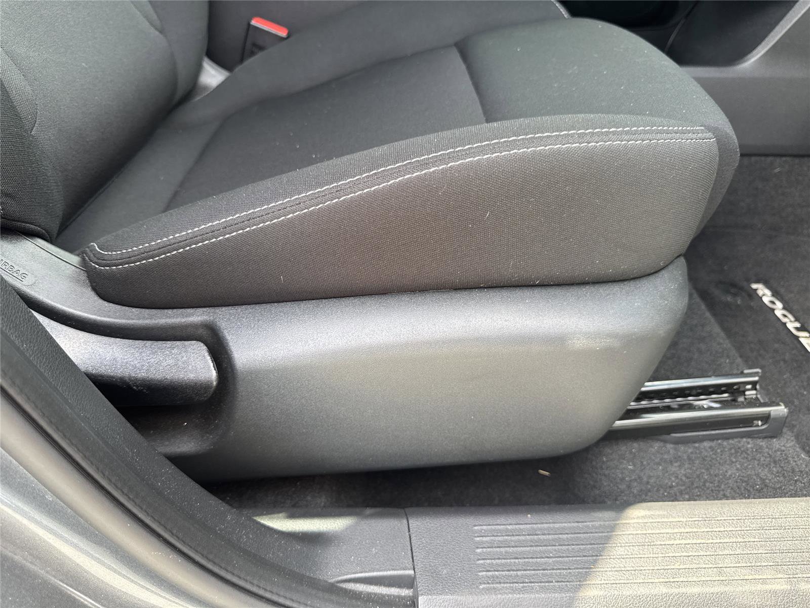 Used 2023 Nissan Rogue S image 12