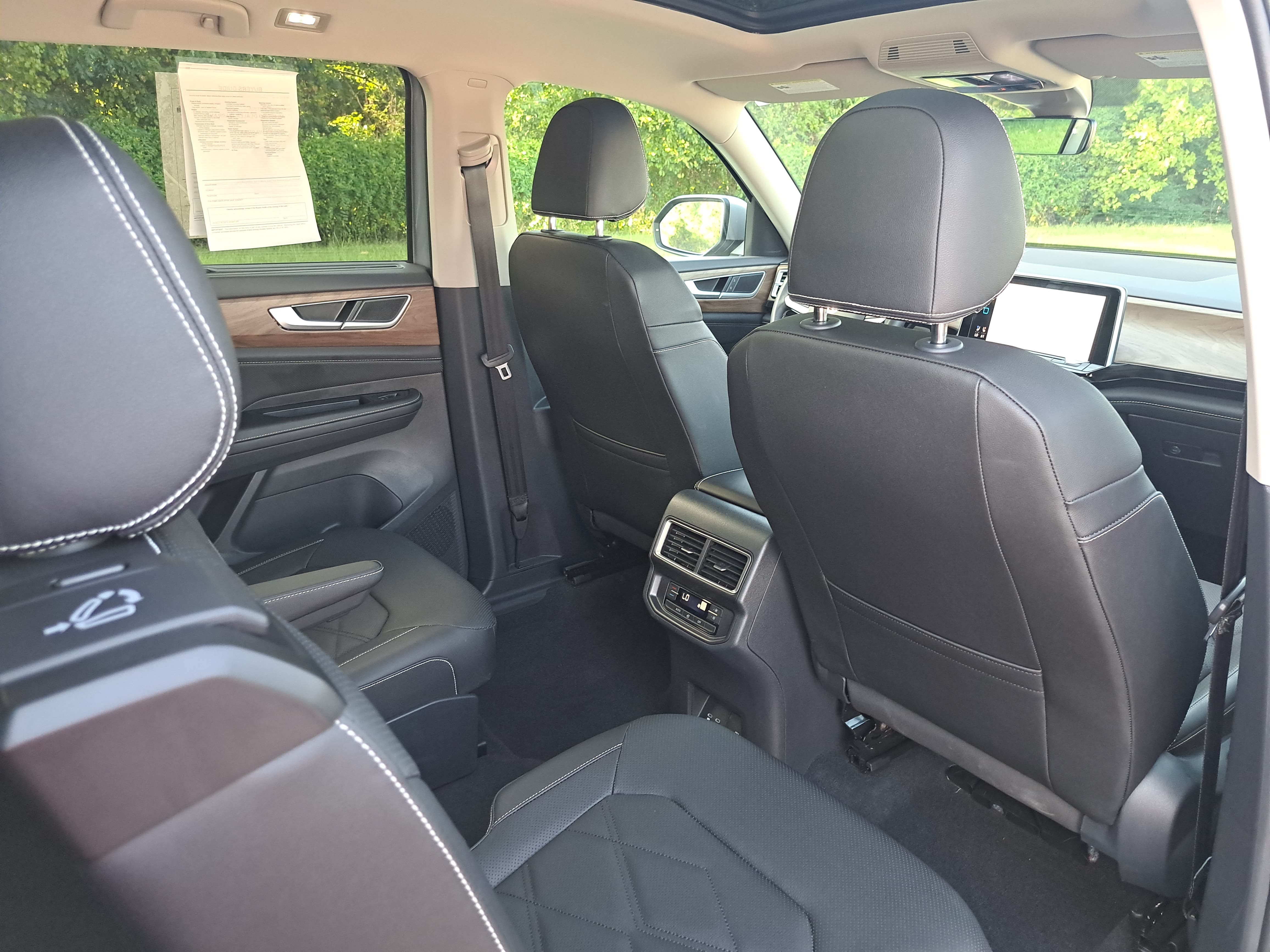 Certified 2026 Volkswagen Atlas SE FWD image 11