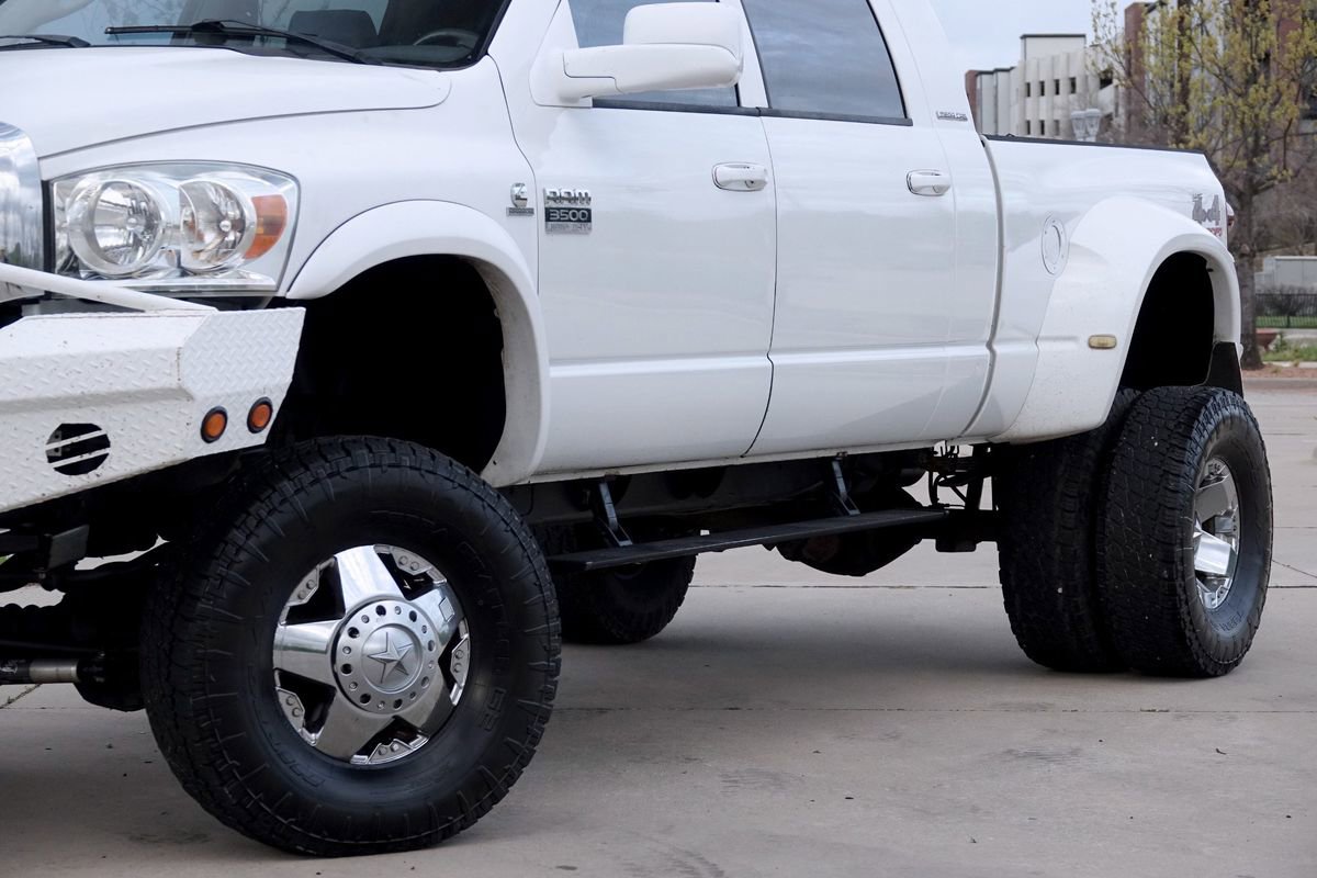 Used 2007 Dodge Ram 3500 Truck SLT AWD/4WD image 9