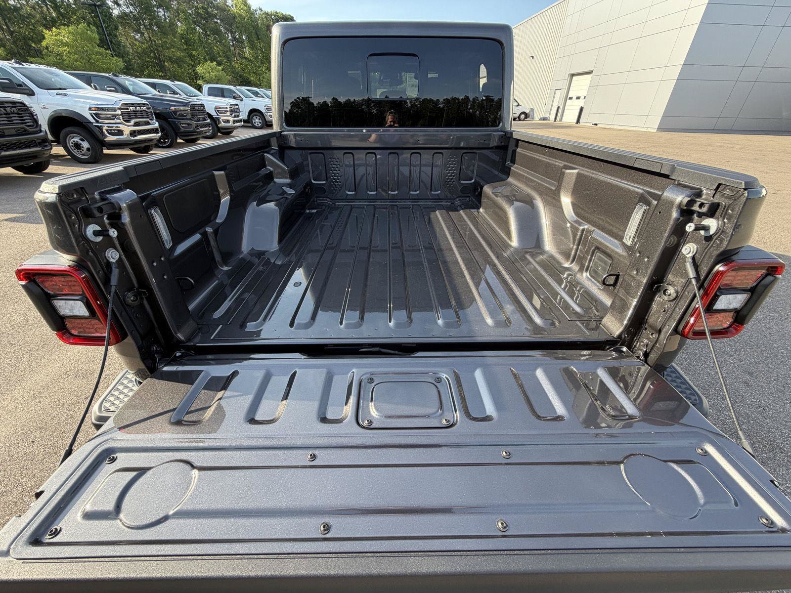 New 2026 Jeep Gladiator Mojave AWD/4WD image 19