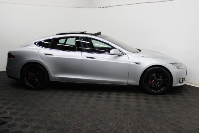Used 2015 Tesla Model S 85 RWD image 4