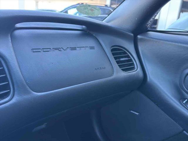 Used 2004 Chevrolet Corvette Coupe w/ Preferred Equipment Group image 20