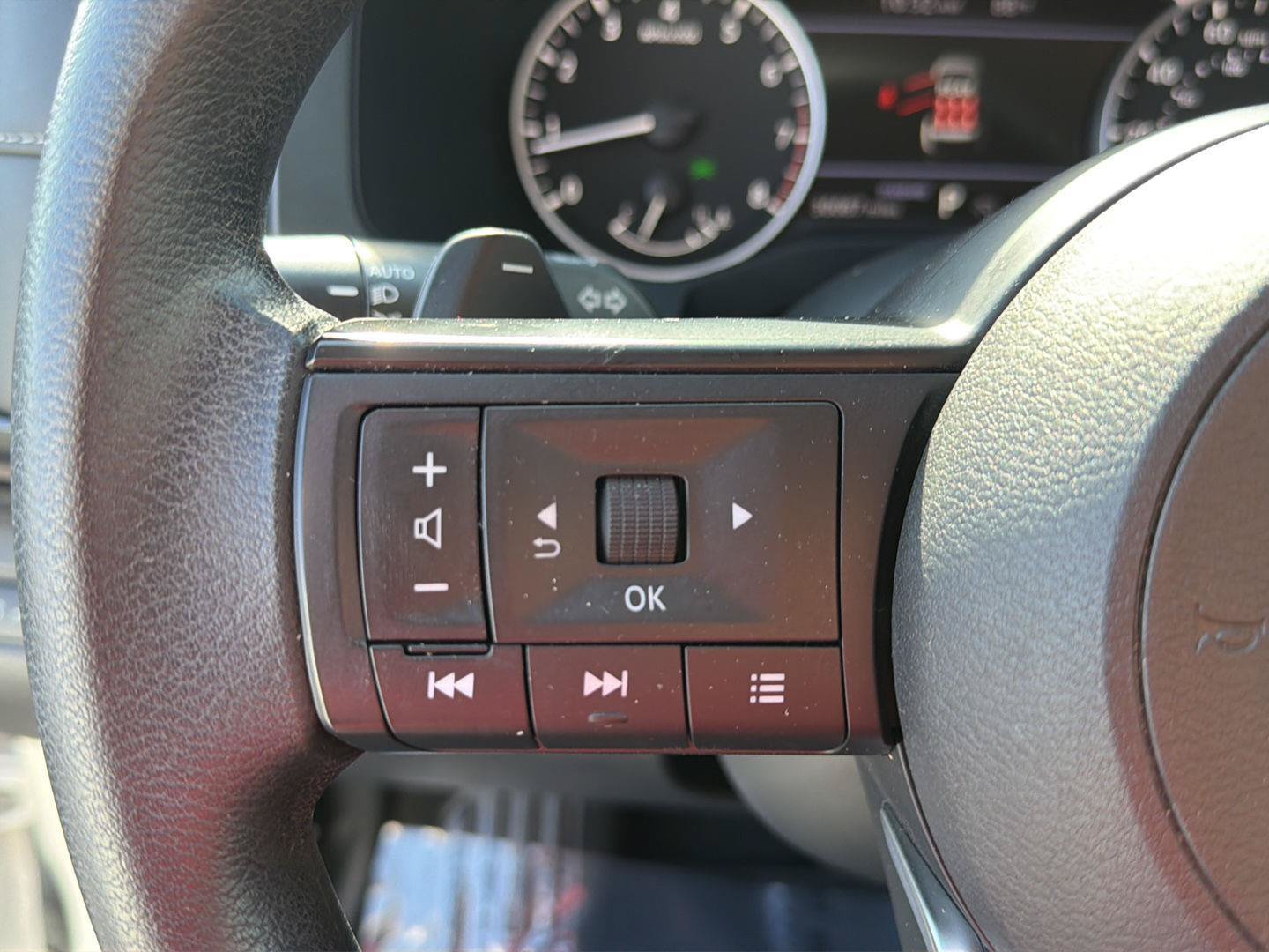 Used 2024 Nissan Pathfinder S FWD image 21