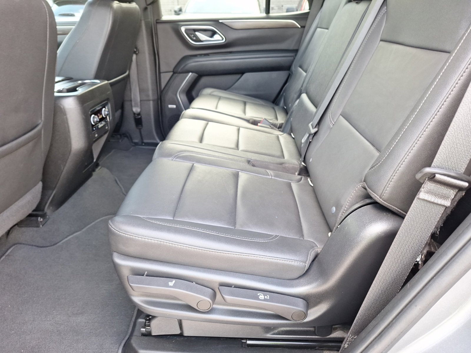 Used 2022 Chevrolet Tahoe LT w/ Luxury Package RWD image 28