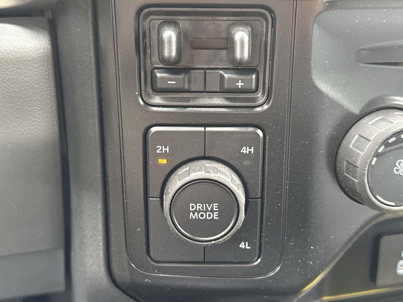 New 2026 Ford F550 4x4 Crew Cab image 25