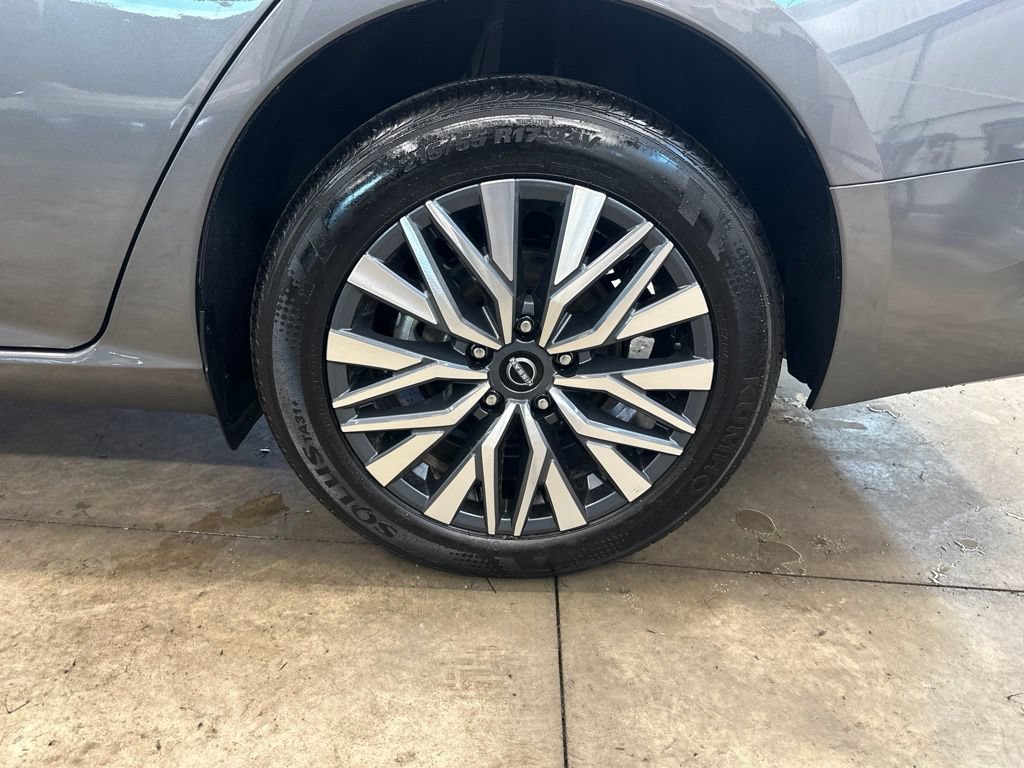 Used 2025 Nissan Altima 2.5 SV AWD/4WD image 28