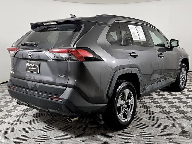 Used 2022 Toyota RAV4 XLE w/ Convenience Package image 4