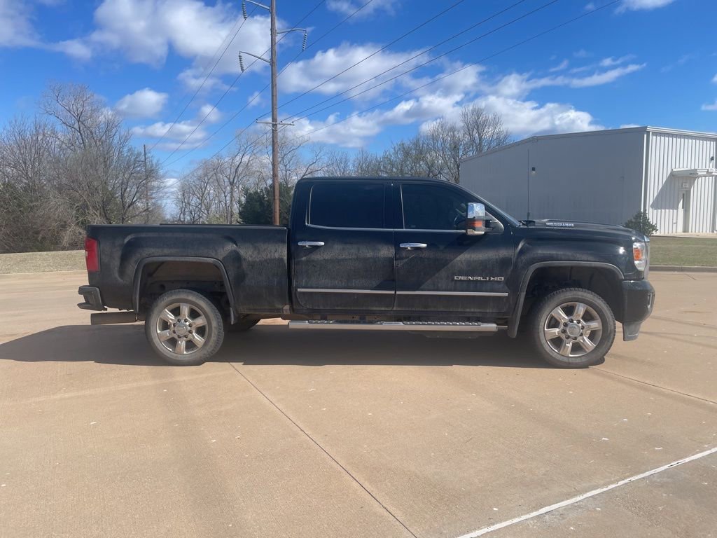 Used 2018 GMC Sierra 2500 Denali w/ Duramax Plus Package image 3