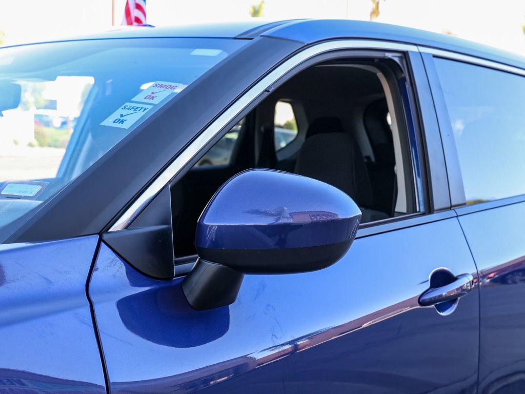 Used 2023 Nissan Rogue SV image 12