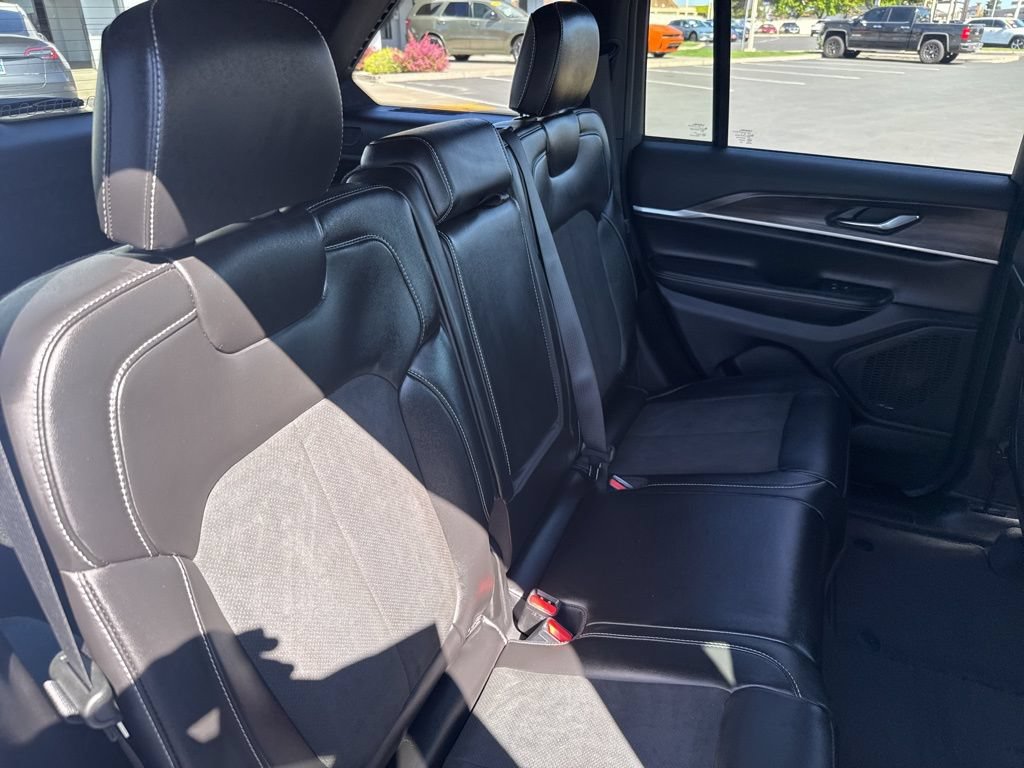 New 2026 Jeep Grand Cherokee Altitude AWD/4WD image 14
