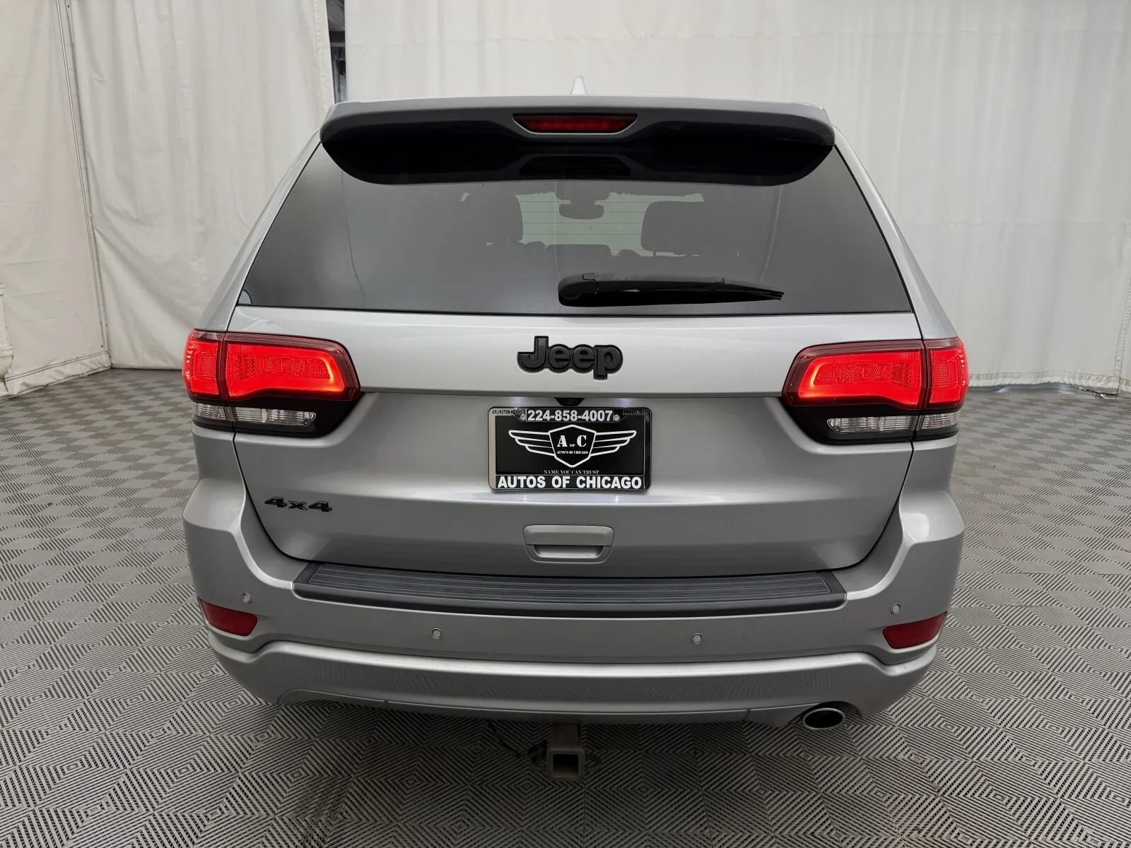 Used 2018 Jeep Grand Cherokee Altitude AWD/4WD image 6