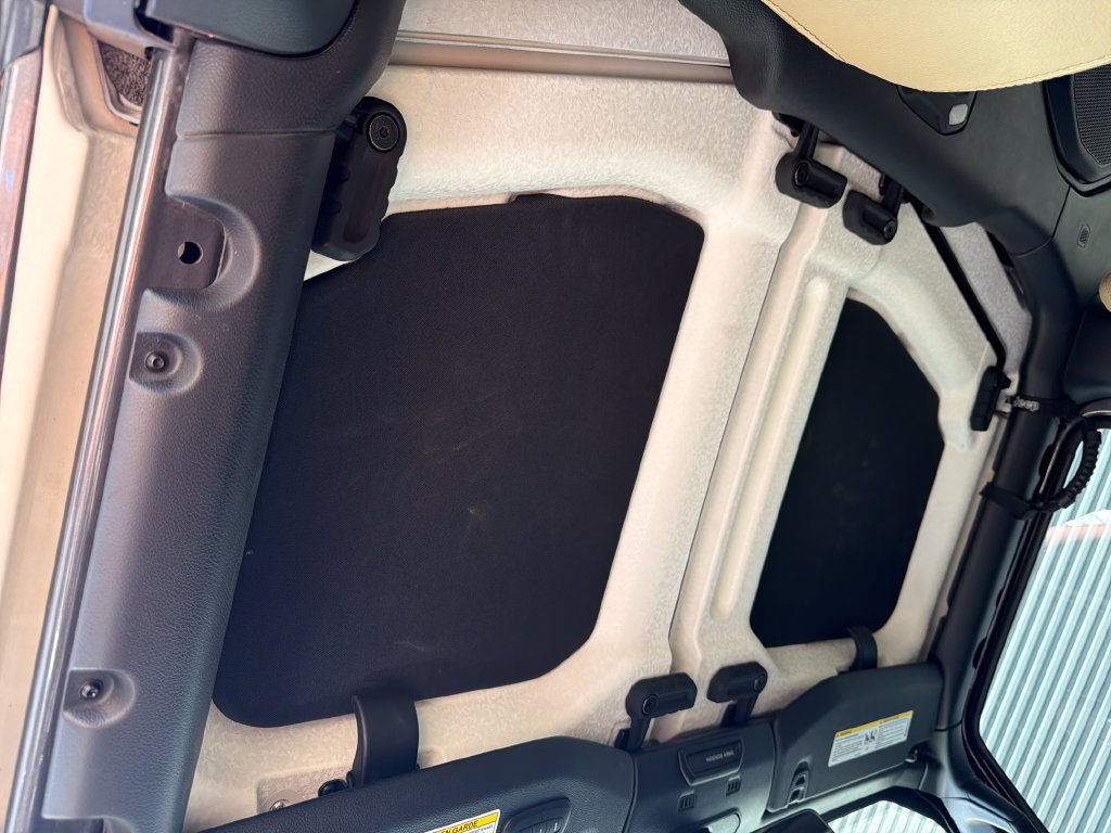 Used 2018 Jeep Wrangler Unlimited Rubicon AWD/4WD image 36