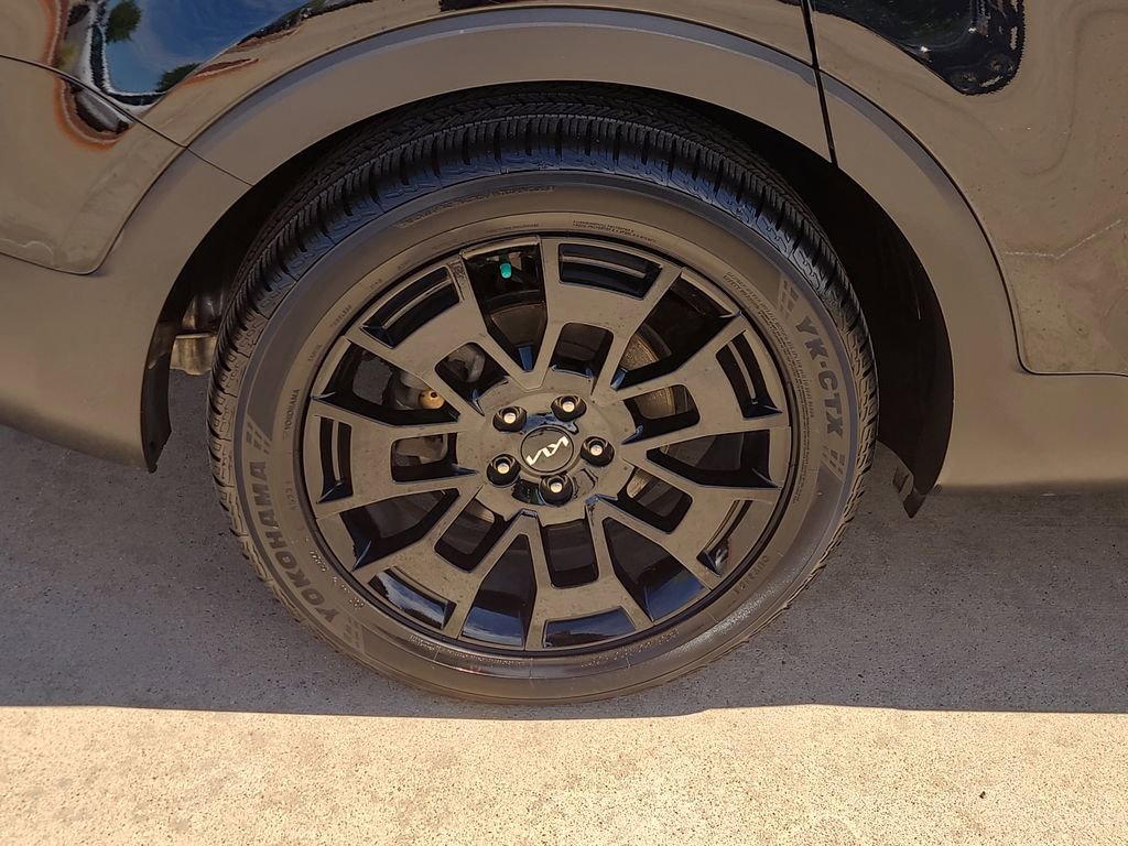 Used 2022 Kia Telluride SX w/ Nightfall Edition Package image 6