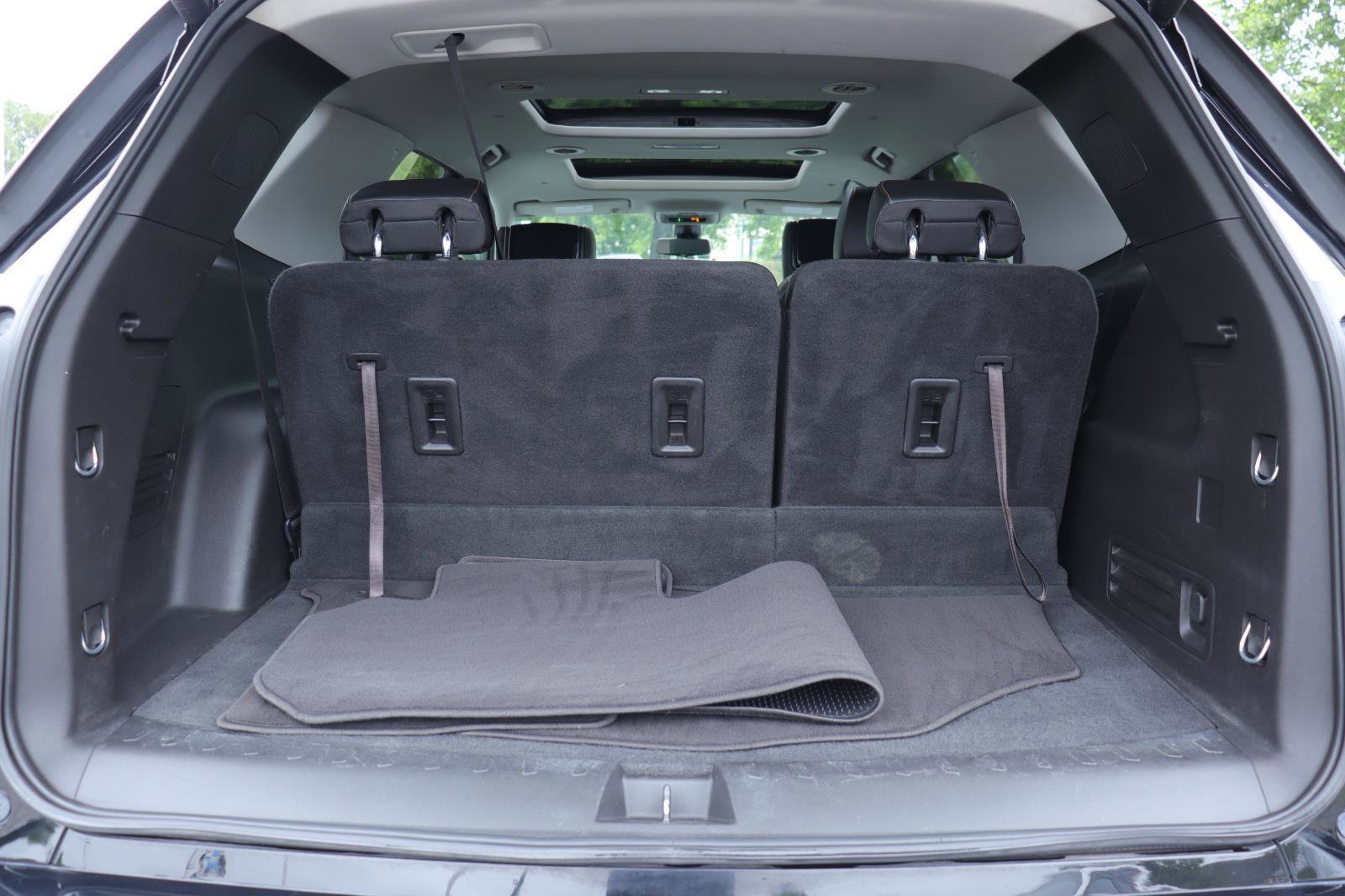 Used 2019 Chevrolet Traverse Premier w/ Driver Confidence II Package FWD image 16