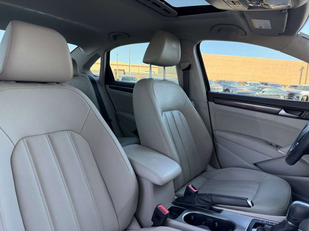 Used 2020 Volkswagen Passat 2.0T SEL image 39