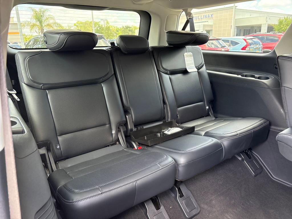 Used 2025 Ford Expedition Max Platinum w/ Driver's Package AWD/4WD image 32