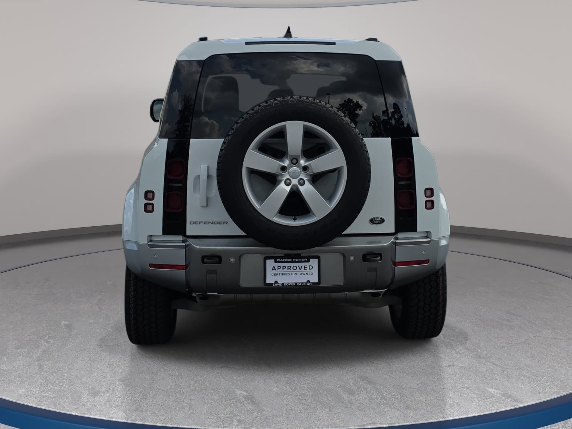 Certified 2023 Land Rover Defender 110 S AWD/4WD image 6