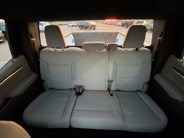 Used 2022 Chevrolet Silverado 1500 LT w/ Z71 Off-Road Package AWD/4WD image 13
