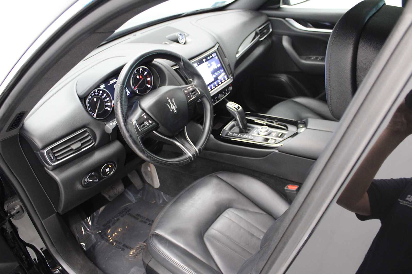 Used 2021 Maserati Levante image 17