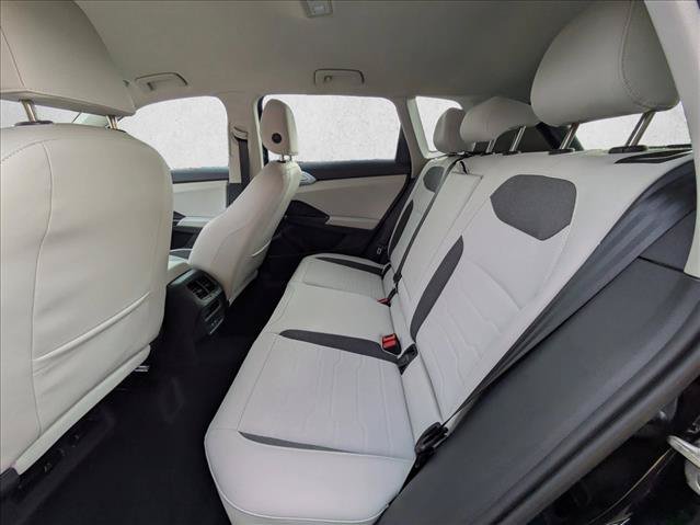 New 2026 Volkswagen Taos SE AWD/4WD image 17