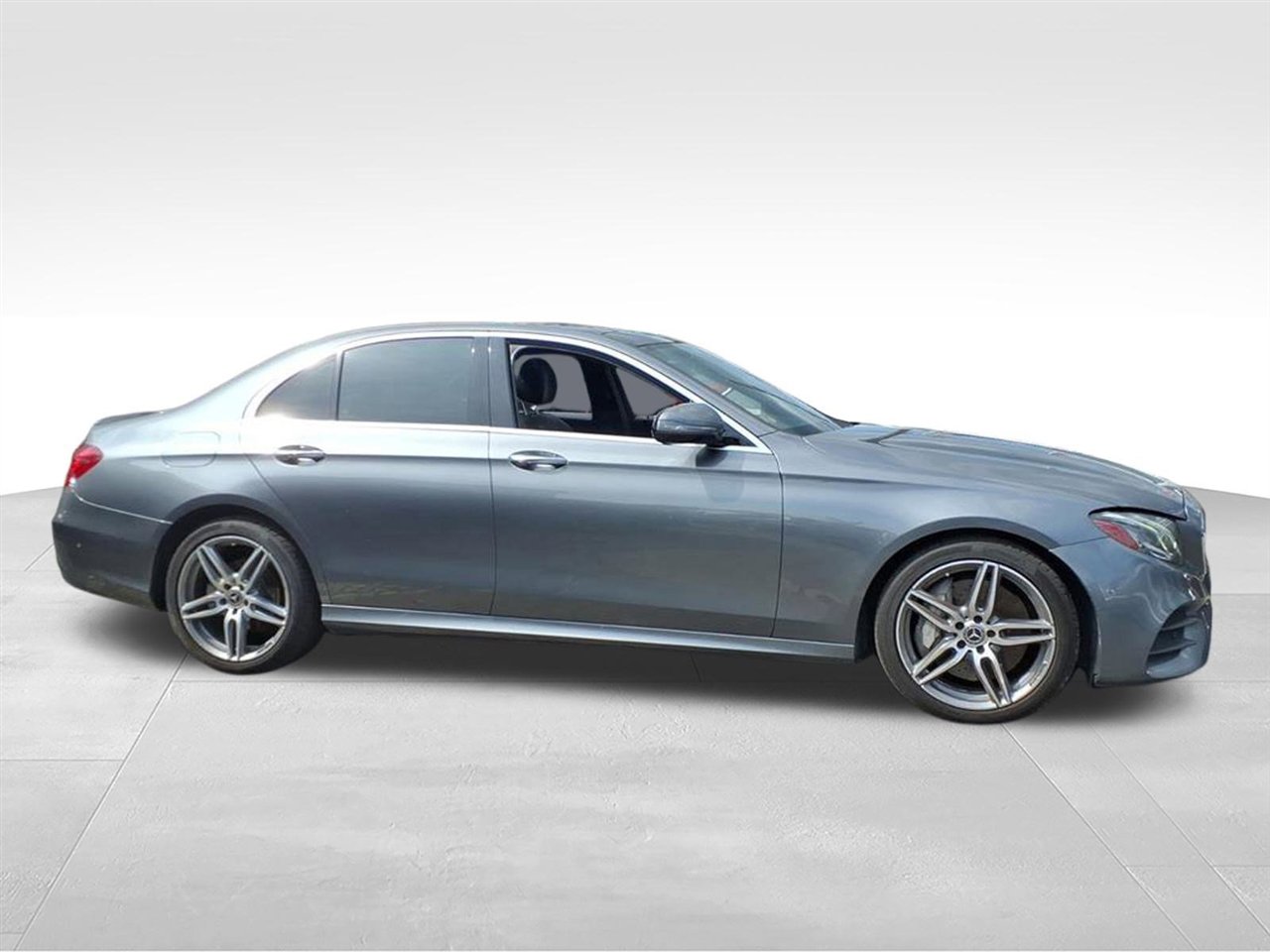 Used 2018 Mercedes-Benz E 300 4MATIC w/ Premium 1 Package image 3