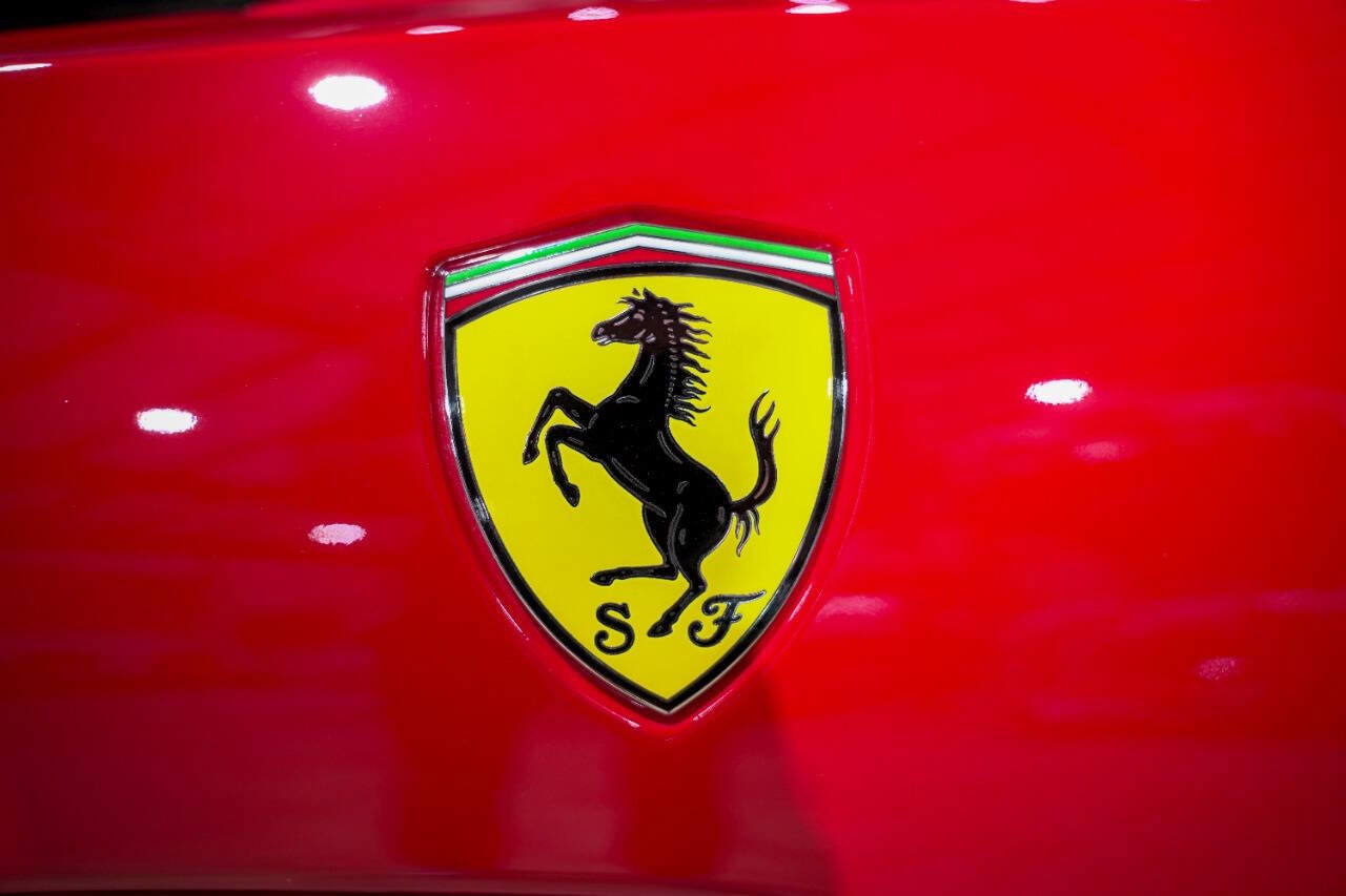 Used 2013 Ferrari California image 39