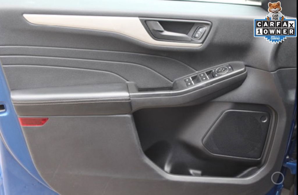 Used 2022 Ford Escape SE w/ Cold Weather Package AWD/4WD image 16