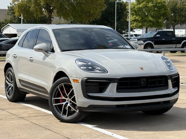 Used 2023 Porsche Macan S w/ Premium Package Plus AWD/4WD image 2