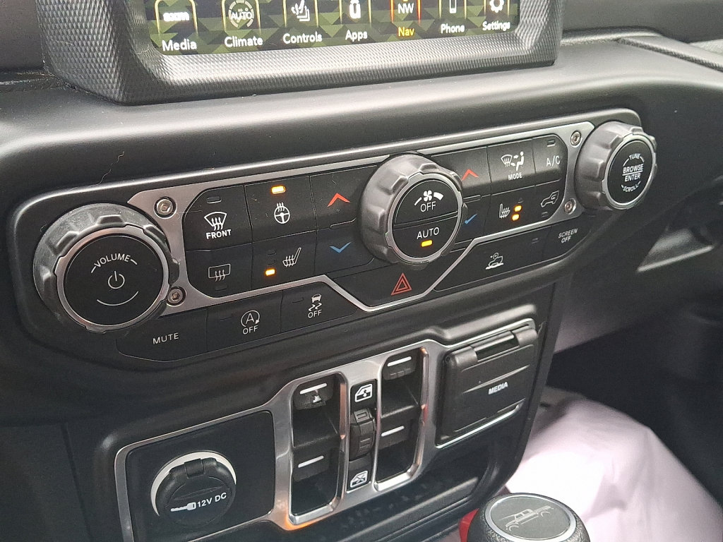 Certified 2022 Jeep Gladiator Willys image 29