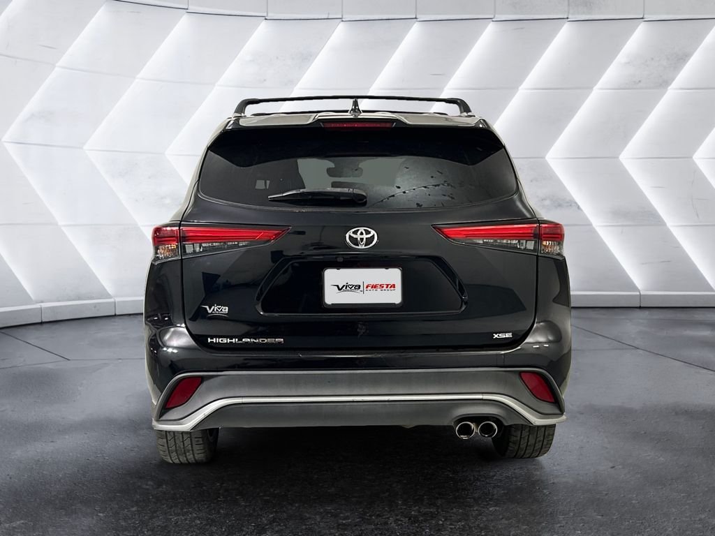 Used 2021 Toyota Highlander XSE FWD image 5