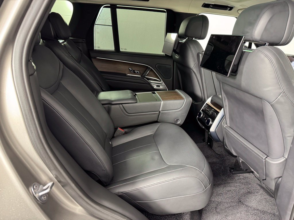 Used 2023 Land Rover Range Rover Autobiography AWD/4WD image 24