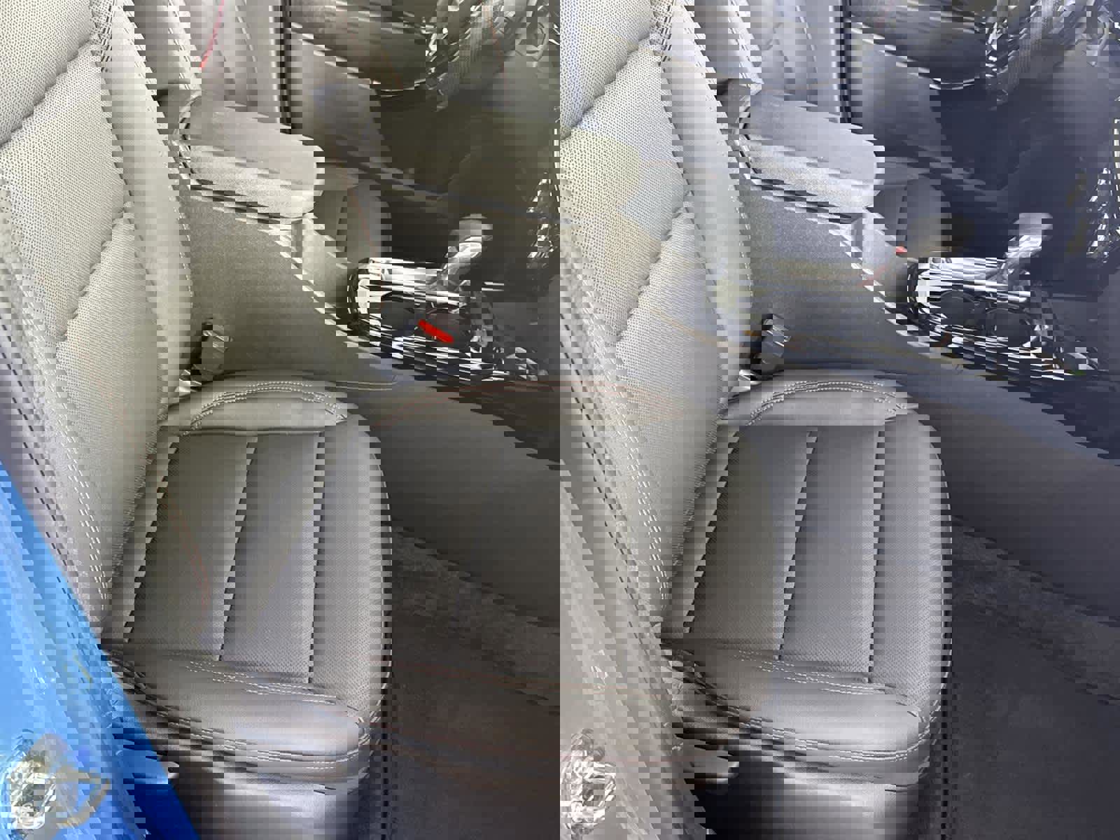 Used 2024 Chevrolet Trax RS w/ Sunroof Package image 16