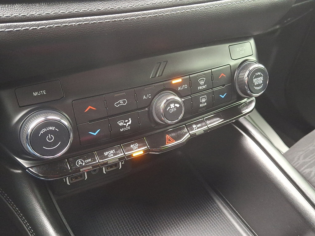 Used 2022 Dodge Durango SXT w/ Blacktop Package image 29