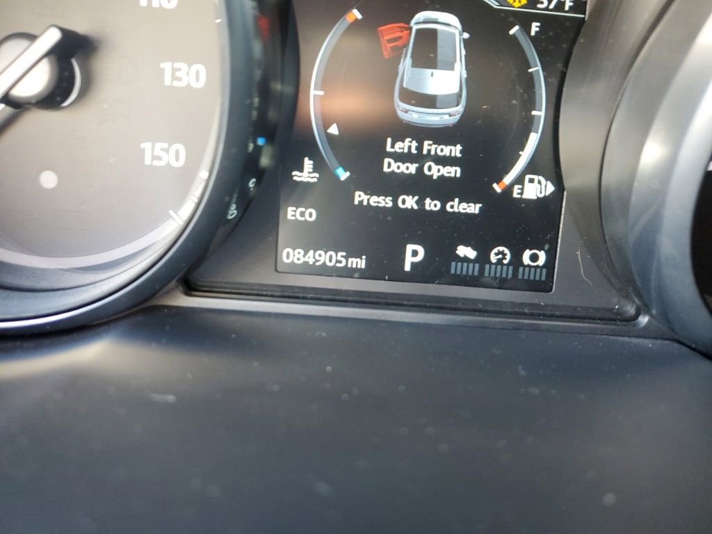 Used 2017 Land Rover Discovery Sport SE image 15