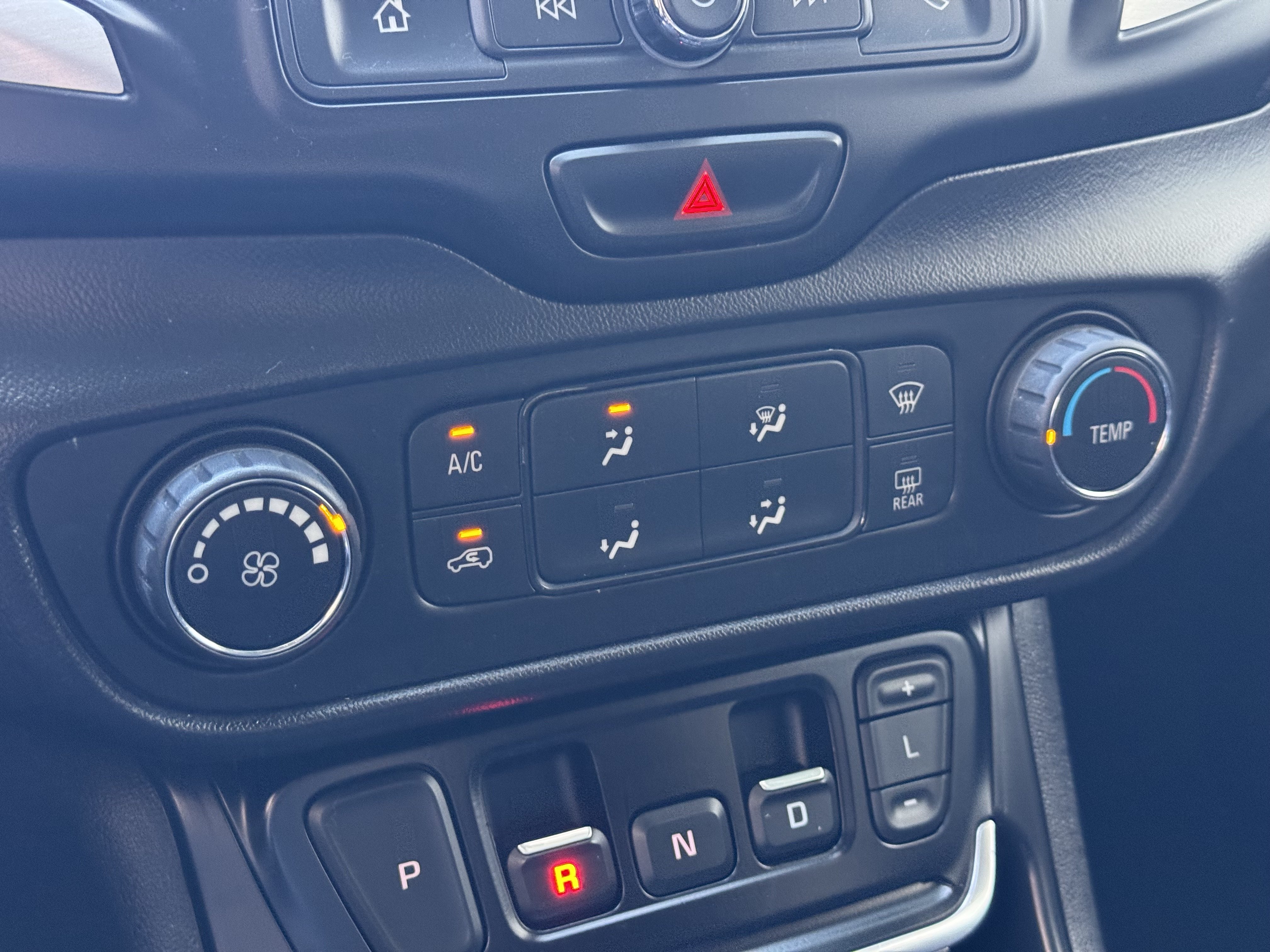 Used 2020 GMC Terrain SLE w/ Elevation Edition FWD image 27