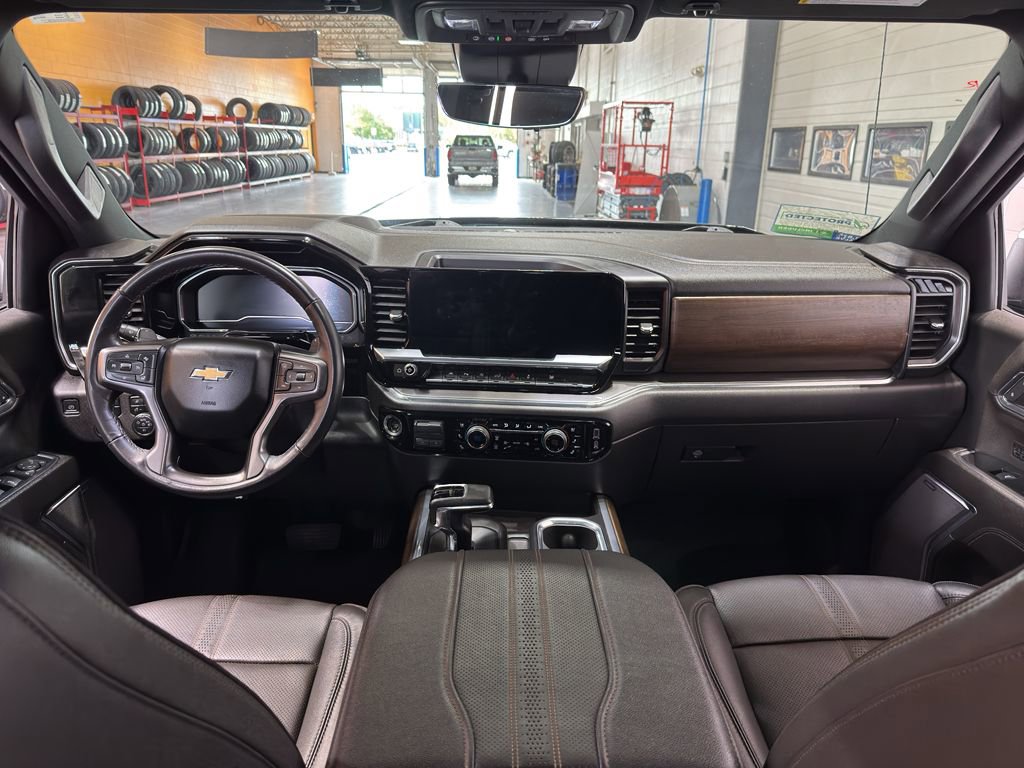Used 2023 Chevrolet Silverado 1500 High Country w/ High Country Premium Package image 16