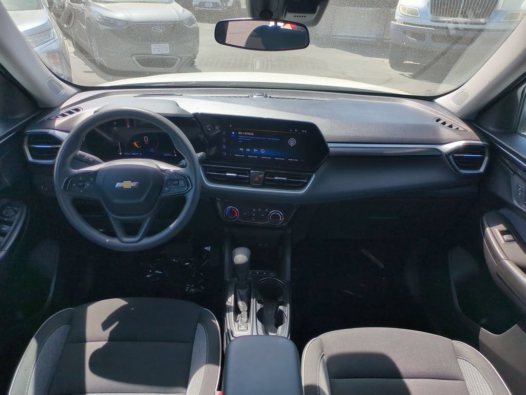 Used 2025 Chevrolet TrailBlazer LT AWD/4WD image 24