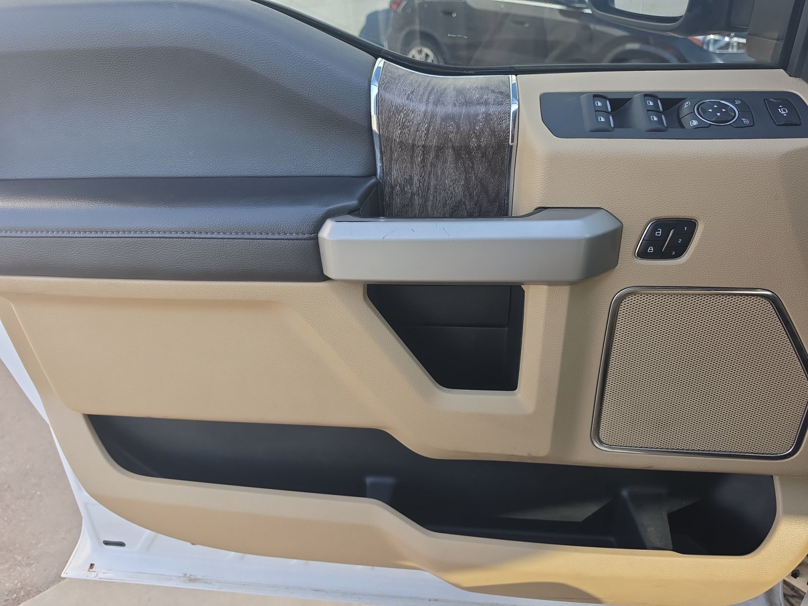 Used 2017 Ford F350 Lariat w/ Chrome Package AWD/4WD image 10