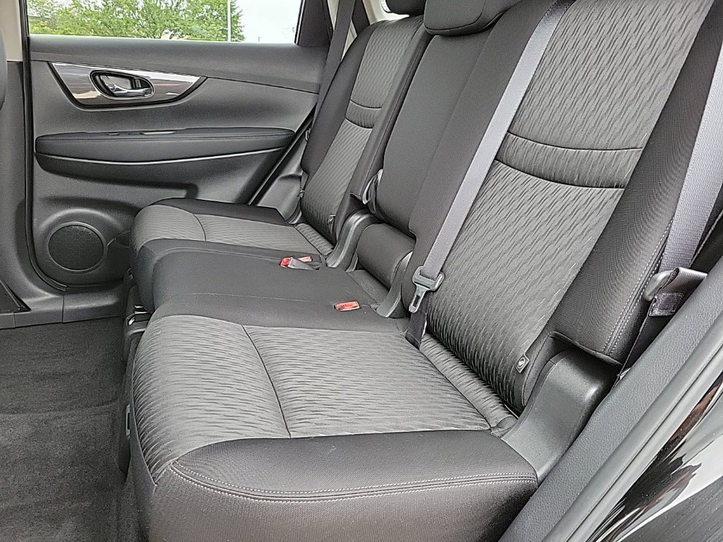 Used 2019 Nissan Rogue SV w/ Sun & Sound Touring Package AWD/4WD image 14
