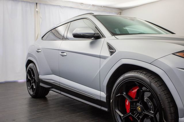 Used 2022 Lamborghini Urus image 34