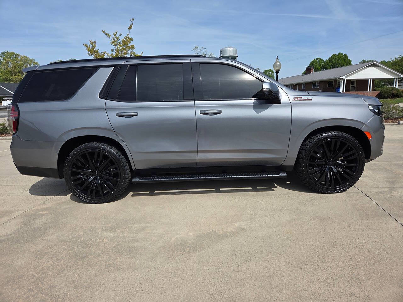 Used 2021 Chevrolet Tahoe Z71 w/ Z71 Off-Road Package image 4