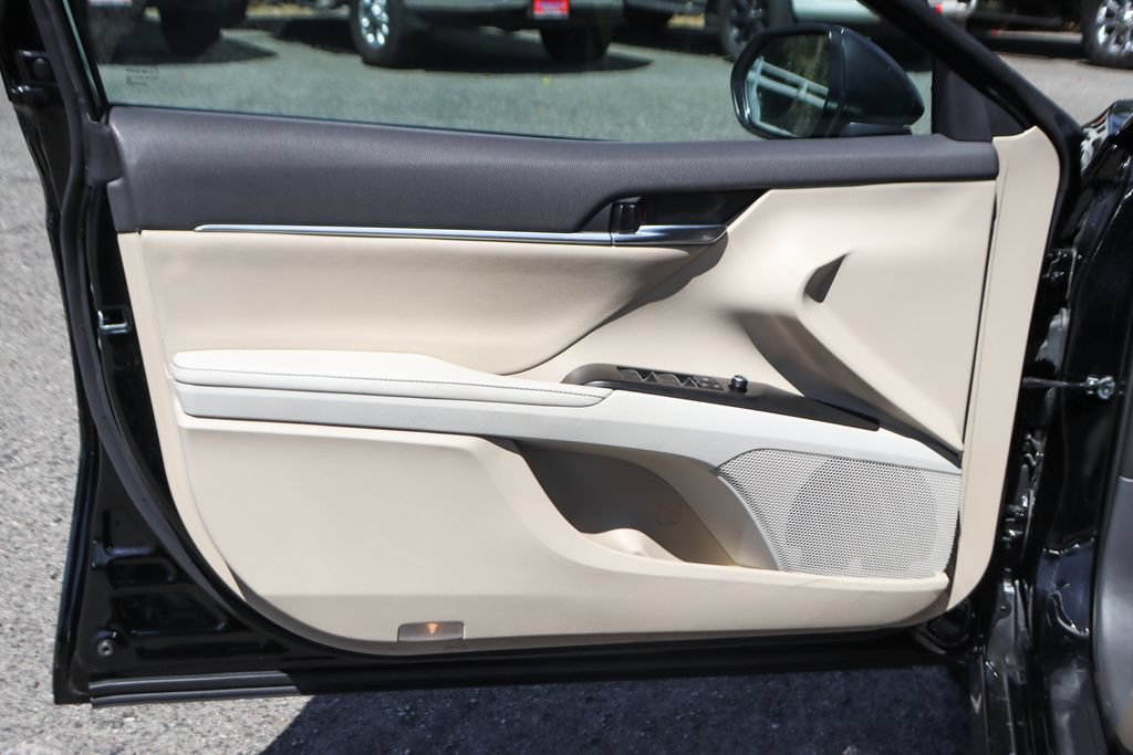 Used 2023 Toyota Camry XLE FWD image 16
