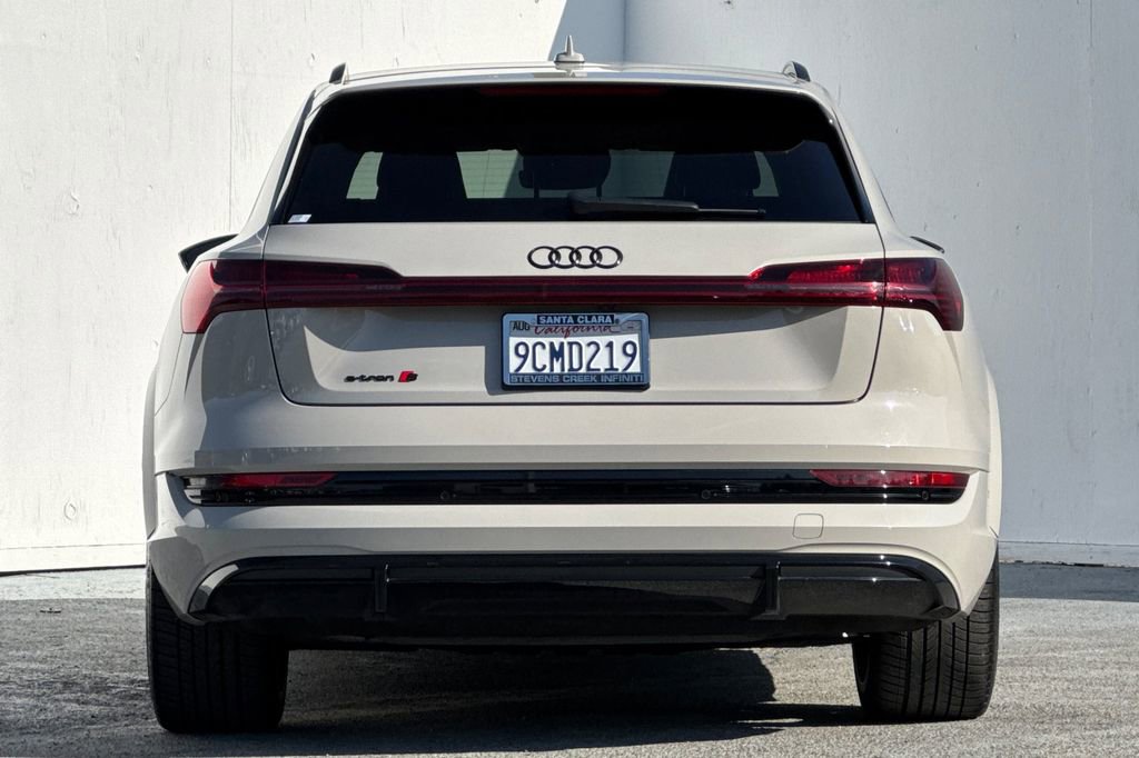 Used 2022 Audi e-tron S Prestige image 4