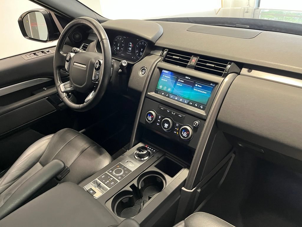 Used 2020 Land Rover Discovery Landmark AWD/4WD image 34