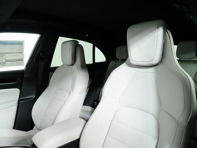 New 2026 Porsche Macan 4S Electric image 5