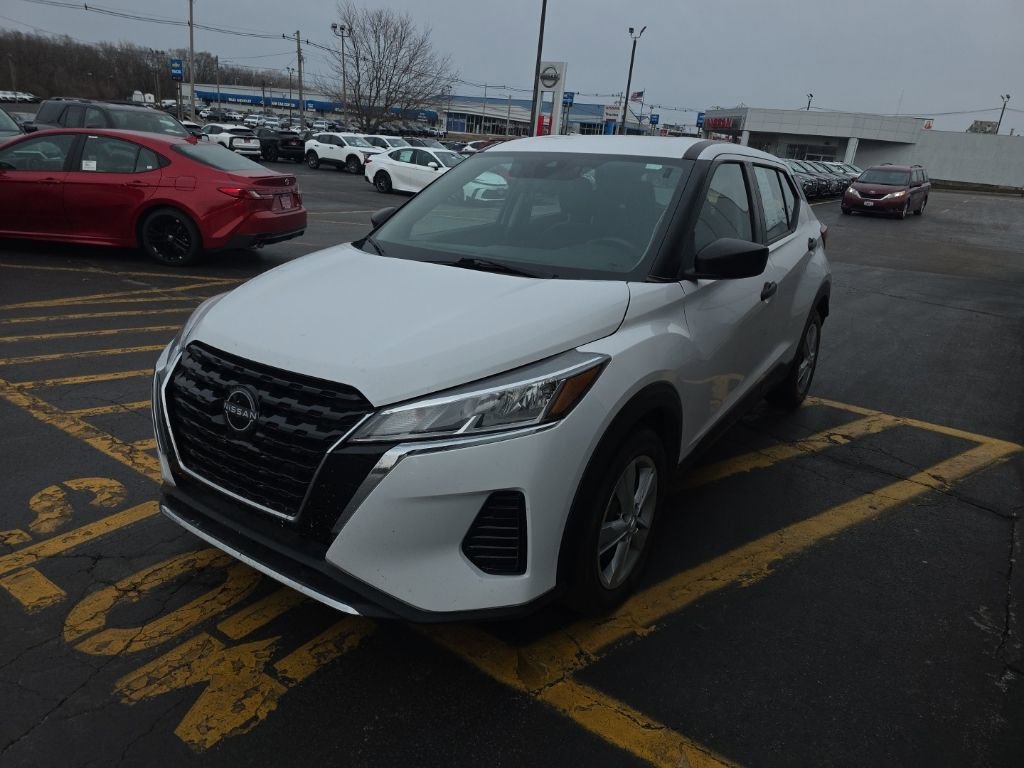 Used 2022 Nissan Kicks S image 8