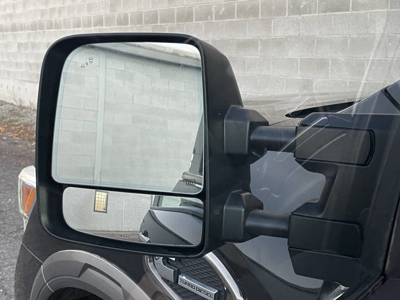 Used 2017 Nissan Titan Platinum Reserve image 12