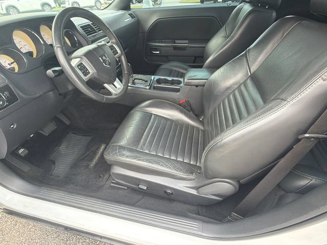 Used 2013 Dodge Challenger SXT Plus RWD image 9